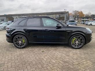 Porsche Cayenne E-Hybrid* HUD - KAM - PANO - AHK - BOSE* picture 3