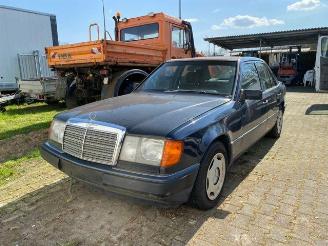 begagnad bil auto Mercedes E-klasse 230 W124 Limousin 1991/4