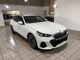 damaged passenger cars BMW i5 eDrive40 Touring M Sport HUD/360/H&K/NAVI 2025/7
