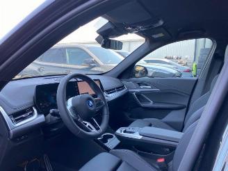 BMW iX1 eDrive20 M Sport KAM/H&K picture 12