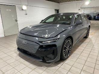 krockskadad bil motor Audi A6 avant A6 e-tron Avant Performance AHK/360/NAVI 2025/7