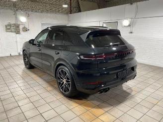 Voiture accidenté Porsche Cayenne E-Hybrid Black Edition PANO/CHRONO/BOSE 2025/10