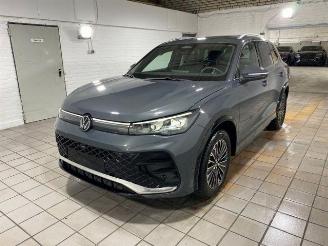 damaged passenger cars Volkswagen Tiguan 2.0 TDI DSG 4Motion R-LinePANO/360/NAVI 2024/11