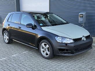 Damaged car Volkswagen Golf Lounge|Clima|Cruise|Stoelverwarming| 2015/9