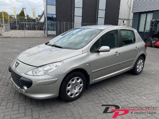 Salvage car Peugeot 307 307 (3A/C/D), Hatchback, 2000 / 2009 1.6 16V 2006/1