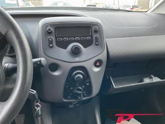 Peugeot 108 108, Hatchback, 2014 1.0 12V VVT-i picture 11