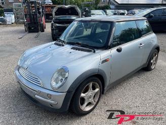 Vrakbiler auto Mini Mini Mini (R50/53), Hatchback, 2001 / 2007 1.6 16V Cooper 2003/2