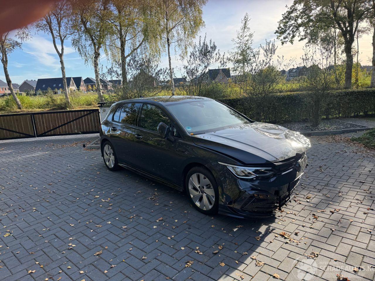 Volkswagen Golf Golf 8 Lim. R-Line eTSI Camera Ambiance Nardo