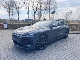 krockskadad bil auto Audi A6 avant Audi A6 e-tron Avant performance 367pk Trekhaak DualScreen VOL!! 2025/10