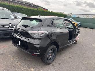 damaged passenger cars Renault Clio  2025/2