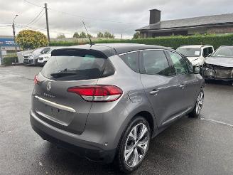 Vaurioauto  passenger cars Renault Mégane Scénic  2018/10
