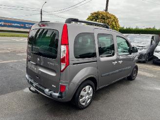 skadebil auto Renault Kangoo 5 pers 2016/7