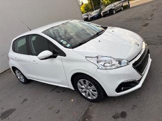 krockskadad bil auto Peugeot 208  2018/2