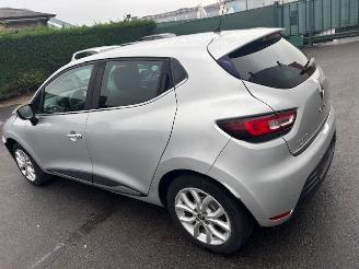 Renault Clio  picture 2