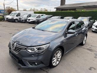 skadebil auto Renault Mégane  2017/11