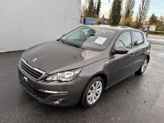 Vaurioauto  passenger cars Peugeot 308  2015/11