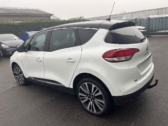 Damaged car Renault Mégane Scénic INITIALE 2018/1
