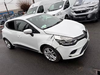 krockskadad bil auto Renault Clio  2017/10