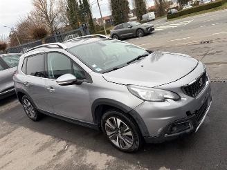 krockskadad bil auto Peugeot 2008  2019/2