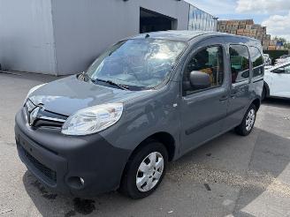 skadebil auto Renault Kangoo 5PL 2020/2