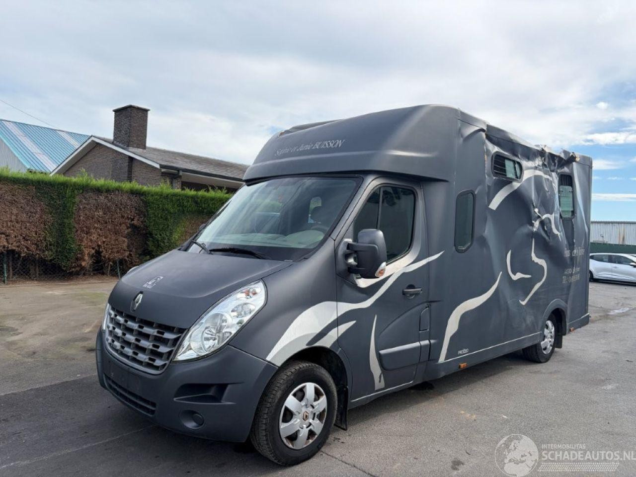 Renault Master 5 seats