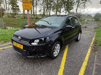 uszkodzony samochody osobowe Volkswagen Polo 1.0 Comfortline 2015/1