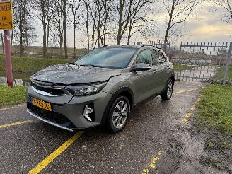 Unfallwagen Kia Stonic 1.0 T-GDI MHEV DynamicPlusLine 2023/8