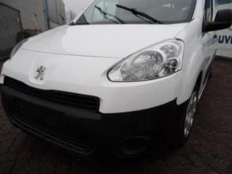 Coche siniestrado Peugeot Partner Partner (GC/GF/GG/GJ/GK), Van, 2008 / 2018 1.6 HDI 90 2013/6
