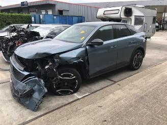 skadebil auto Peugeot 3008 3008 III, MPV, 2023 e-3008 210 73 kWh 2024/9