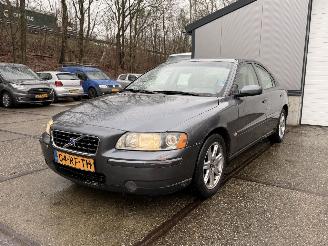 krockskadad bil auto Volvo S-60 2.0T MOMENTUM AUTOMAAT! RIJDBAAR 2005/1
