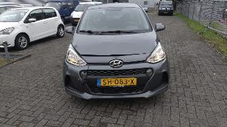 Hyundai I-10 1.0i Comfort deluxe 17000 km mooie auto! picture 2