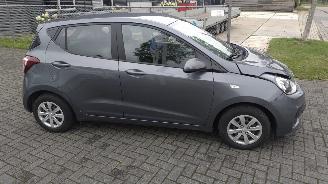 Hyundai I-10 1.0i Comfort deluxe 17000 km mooie auto! picture 8