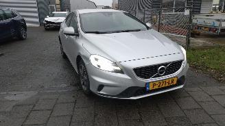 krockskadad bil auto Volvo V-40 v-40 D2 2.0 diesel R-design 80.000 km Nieuwe auto!!!! Supermooi! 2018/1