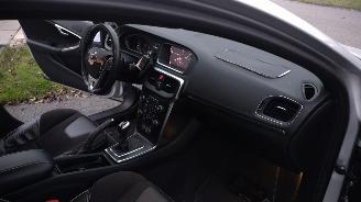 Volvo V-40 v-40 D2 2.0 diesel R-design 80.000 km Nieuwe auto!!!! Supermooi! picture 21