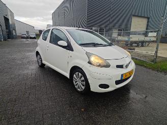  Toyota Aygo 1.0 Comfort Weinig schade 2009/1