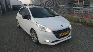 skadebil auto Peugeot 208 208 1.6 Allure Pano Leer Supermooi auto! 2012/1