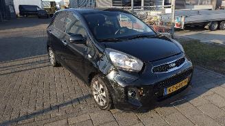 Auto incidentate Kia Picanto 1.0 Luxury Edition Nav Mooie complete uitvoering 2016/1