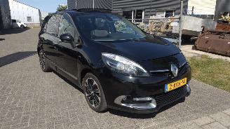 Avarii autoturisme Renault Mégane Scénic 1.6 dci Bose Panodak Clima Mooie Luxe auto! 2014/1