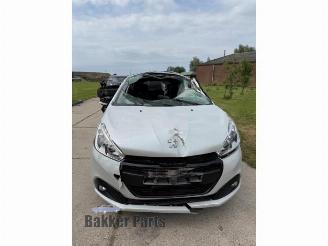 skadebil auto Peugeot 208 208 I (CA/CC/CK/CL), Hatchback, 2012 / 2019 1.2 12V e-THP PureTech 110 2017/11