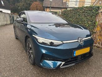 Damaged car Volkswagen ID.7 77 kwh PRO SPORT 286 PK AUTOMAAT 2023/12