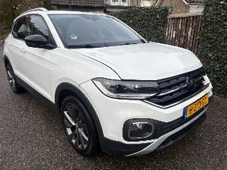 Damaged car Volkswagen T-Cross 1.0 TSI SPORT 116 PK 2019/8