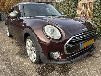 uszkodzony samochody osobowe Mini Clubman 1.5 COOPER NAVI PANO AUTOMAAT 136PK ! BOM VOL 2016/6