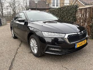 skadebil auto Skoda Octavia 1.0 TSI SPORT 110 PK NAP NIEUWSTAAT 2022/11