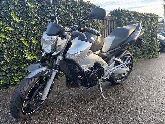 Suzuki  GSR 600 A picture 2