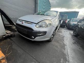 Auto incidentate Fiat Punto Evo 1.3 JTD Multijet 85 16V Euro 5 Hatchback  Diesel 1.248cc 63kW (86pk) FWD 2010-04/2011-10 (199AXY; 199BXY) 199B4000 2011/2