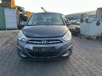 uszkodzony samochody osobowe Hyundai I-10 1.1i 12V Hatchback  Benzine 1.086cc 51kW (69pk) FWD 2011-04/2013-12 (F5P4) G4HG5 2011/8