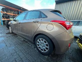 Hyundai I-30 1.6 GDI Blue 16V Hatchback  Benzine 1.591cc 99kW (135pk) FWD 2011-12/2016-12 (GDHB5P5; GDHB5P6; GDHB5PD; GDHB5PE) G4FD; EURO4 picture 8