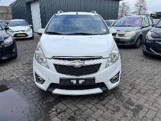 krockskadad bil auto Chevrolet Spark 1.2 16V Hatchback  Benzine 1.206cc 60kW (82pk) FWD 2010-03  B12D1; LMU 2011/12