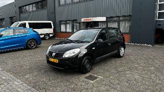 Damaged car Dacia Sandero 1.2 16V. 55KW 2010/7