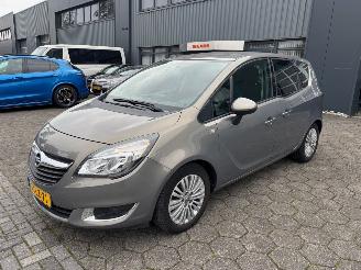 damaged passenger cars Opel Meriva 1.4 T 2014/3